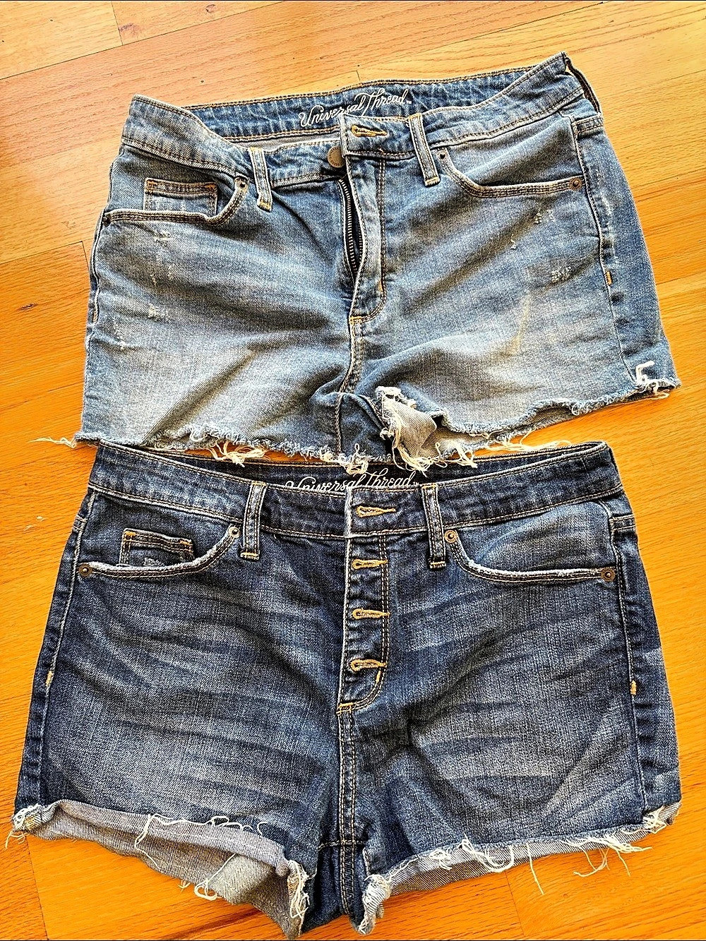 Universal Thread Denim Jean Shorts 2-Piece Set in Blue (size 6 / 28R)
